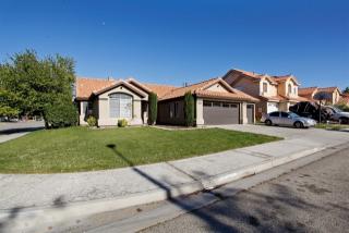 37656 Spectrum Ln, Palmdale CA  93552-3932 exterior