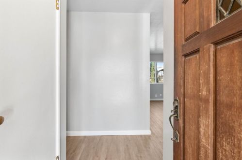 1654 Main St, Livingston, CA 95334-1251