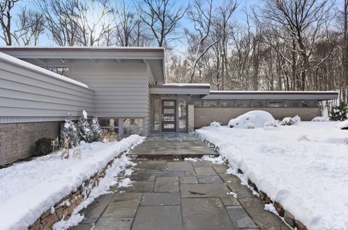 45 Cradle Rock Rd, Scotts Corners, NY 10576-2210