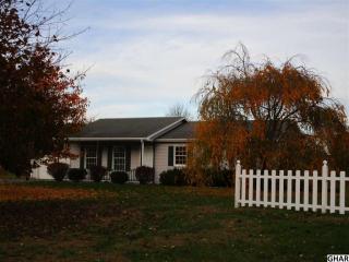 12 Mar Bob Rd, Powells Vly, PA 17032-8843