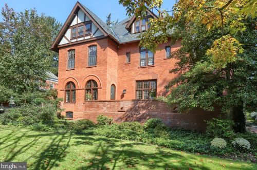 1021 Marietta Ave, Lancaster, PA 17603-3106
