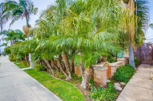 854 Felspar St, San Diego, CA 92109-2715