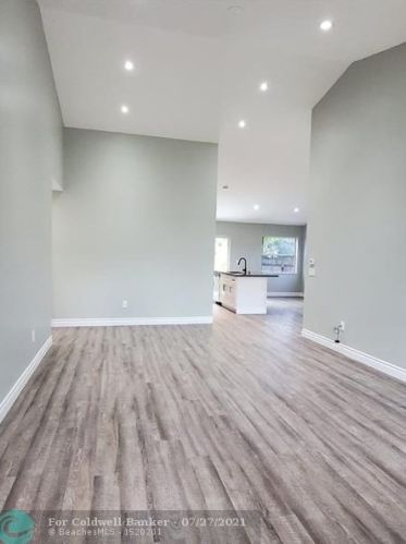 8631 16th Ct, Hollywood FL  33025-3332 exterior