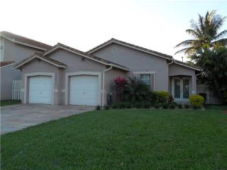 18256 61st Pl, Hialeah, FL 33015-5603