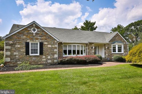 496 Holly Rd, Blue Bell, PA 19422-1723