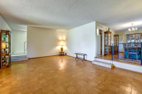 1187 Fairbrook Dr, Mountain View, CA 94040-3962