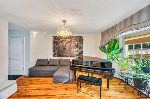 624 Caledonia Rd, Huntington Station NY 11746-5116 exterior