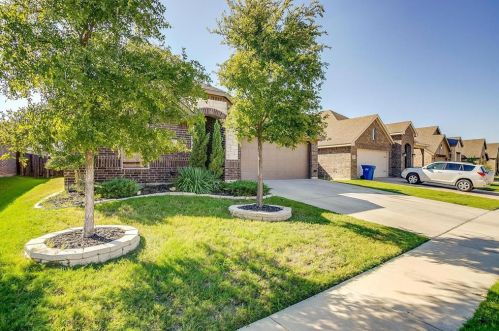 11912 Bexley Dr, Burleson TX  76028-0256 exterior