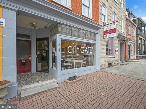 218 Duke St, Lancaster, PA 17602-2768
