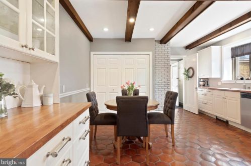 727 Baltimore Pike, Kennett Sq PA  19348-2405 exterior