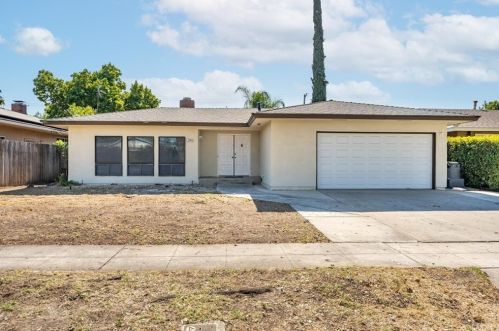 5326 Bond St, Fresno, CA 93710-7104