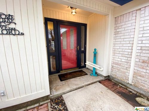 201 Castleway St, Victoria TX 77904-1744 exterior