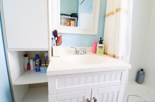 10 Smith St, New Britain CT 06053-3621 exterior