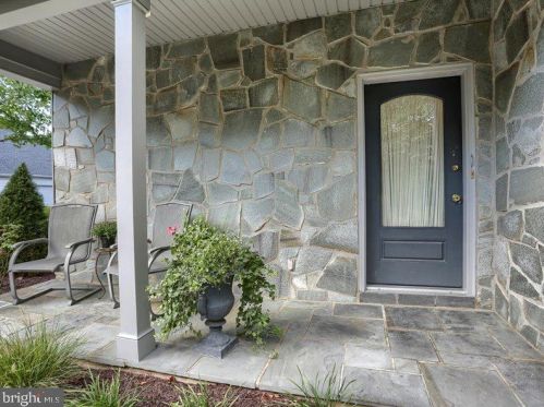 18 Deer Ford Dr, Lancaster, PA 17601-5642