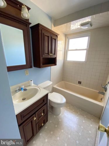 825 Elizabeth Dr, Molino PA  17961-1503 exterior