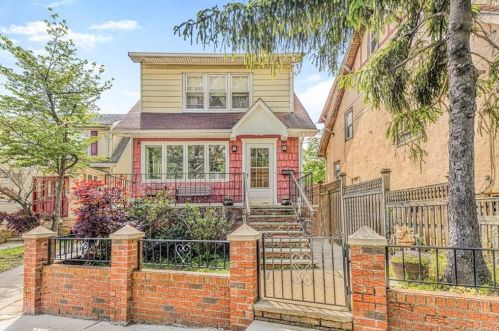 4327 Vireo Ave, Bronx, NY 10470-2303