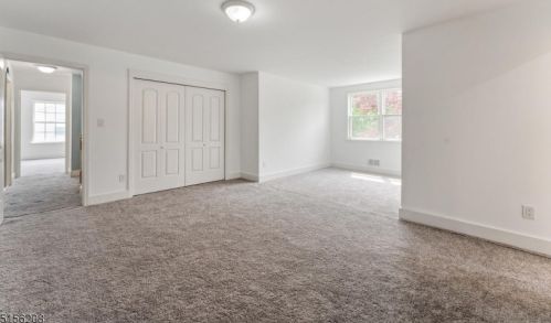 11 Spring Mdw, Oxford NJ  07863-3246 exterior