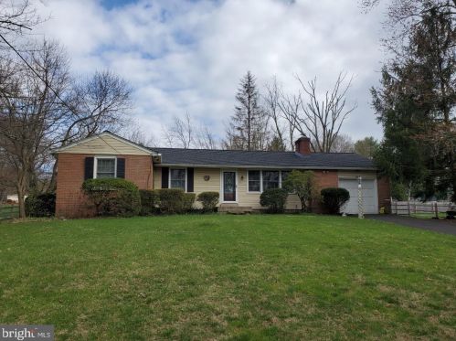 104 Knollwood Dr, Lansdale, PA 19446-1607