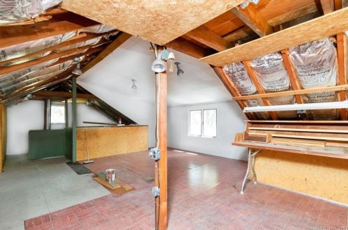 11 Bristol Rd, Windsor Locks CT  06096-2009 exterior