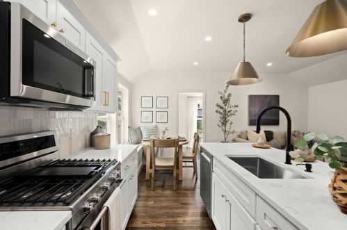 76 Chester Ave, Dedham MA  02026-6514 exterior