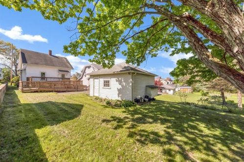 4 Garfield Ave, New Castle PA  16105-2536 exterior