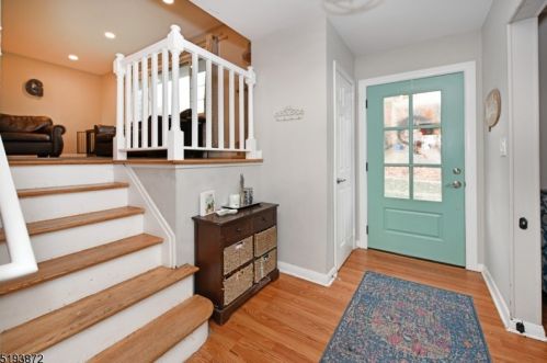 6 Missonellie Ct, Paterson, NJ 07506-2216