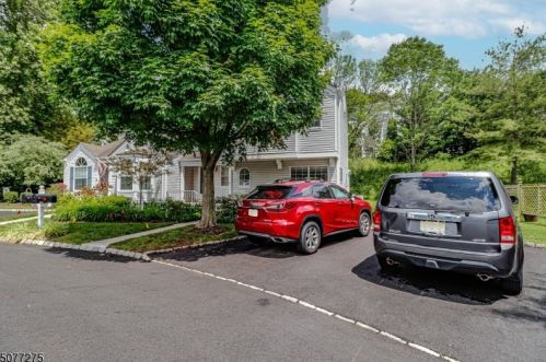 382 Finch Ln, Bedminster, NJ 07921-1920