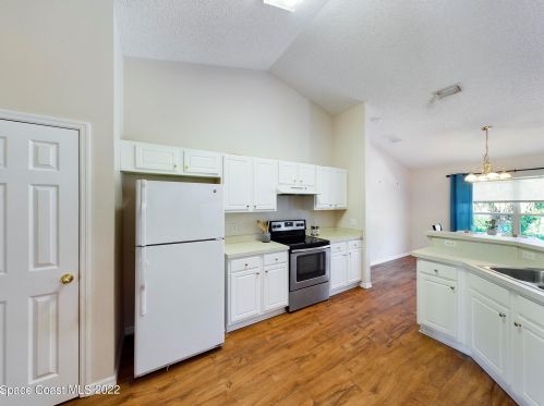 455 Toledo St, Sebastian, FL 32958-4373