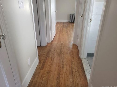 49 Norman St, Manchester CT  06040-6113 exterior