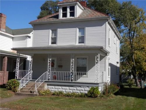 619 Uhrich St, Uhrichsville, OH 44683-1629