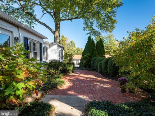 1606 Windybush Rd, Wilmington DE  19810-4442 exterior