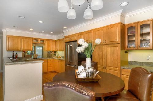 13 Alverno Ct, Redwood City CA  94061-1825 exterior
