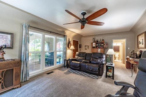 956 J St, Los Banos CA  93635-4321 exterior