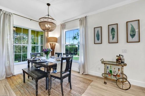 302 Stanhope Cir, Naples FL  34104-0812 exterior