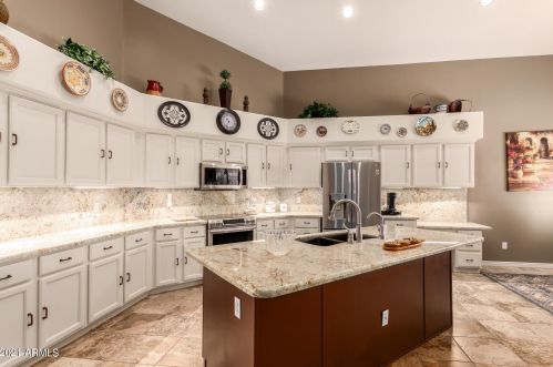 859 Rawhide Ave, Gilbert AZ 85296-2527 exterior