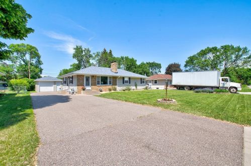 4000 Janet Ln, Minneapolis, MN 55429-4016