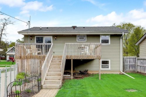 1022 121, Milwaukee WI 53226-3309 exterior