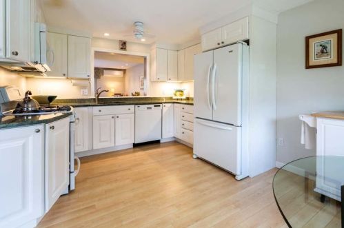 94 Chestnut Cir, Brewster, MA 02631-2932