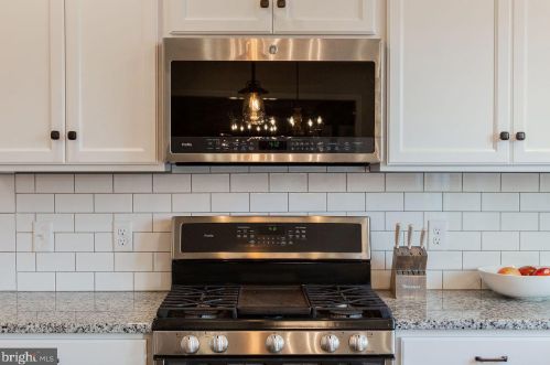 518 Delp Rd, Lancaster PA  17601-2956 exterior