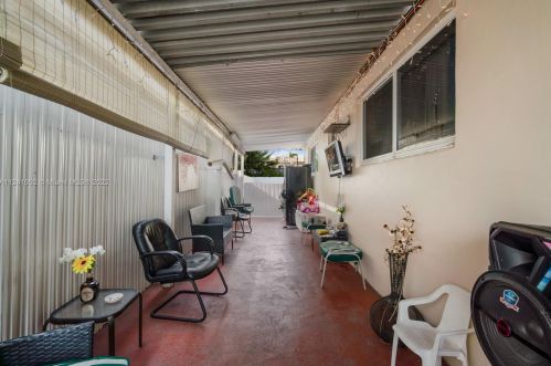 690 50 St, Hialeah FL  33013-1624 exterior