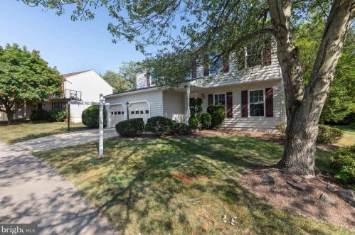 2635 New Banner Ln, Herndon, VA 20171-2666