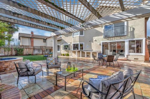 1066 Cross Springs Ct, San Jose CA  95120-1516 exterior