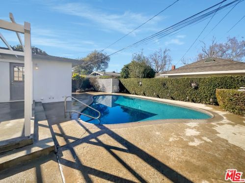 3021 Ostrom Ave, Long Beach CA  90808-4228 exterior