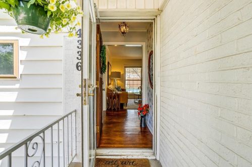 4336 Donnelly Ave, Fort Worth TX  76107-5404 exterior