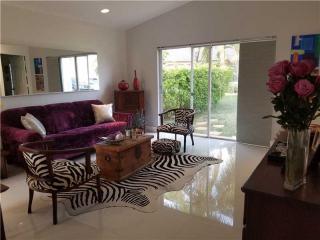 2677 177th Ave, Hollywood FL  33029-5140 exterior