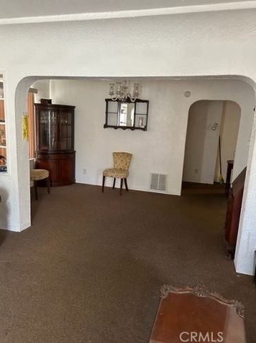 6050 Walnut Ave, Long Beach, CA 90805-3665