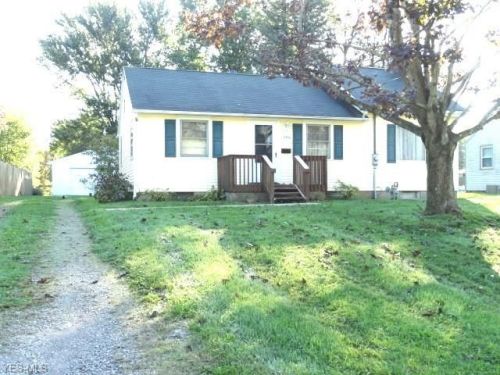 2366 Candell Ave, Massillon, OH 44646-8324