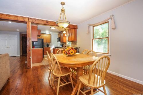 175 Ramona Ct, Yorktown Hgts NY  10598-3318 exterior