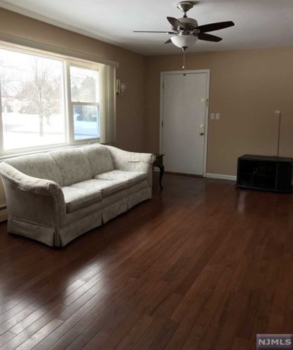 1 Rustic Cir, Montvale NJ  07645-1535 exterior