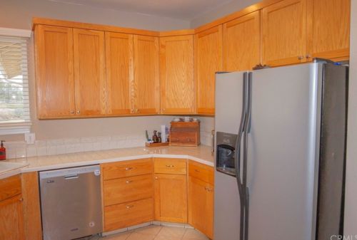 39368 Clover Ln, Orange Cove, CA 93675-8706